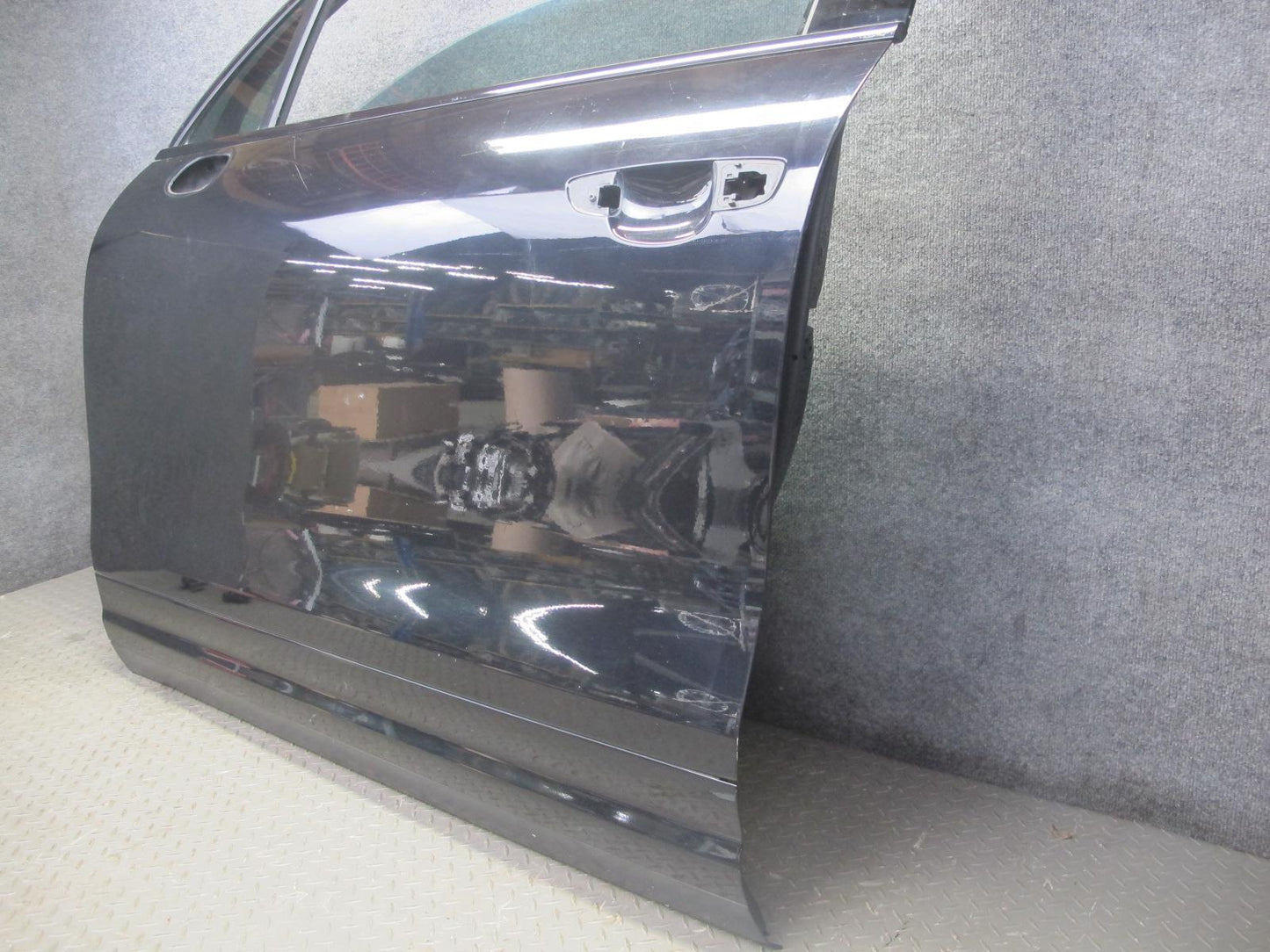 2011-2018 Porsche Cayenne 958 Front Left Side Door Shell Panel W/ Glass Black