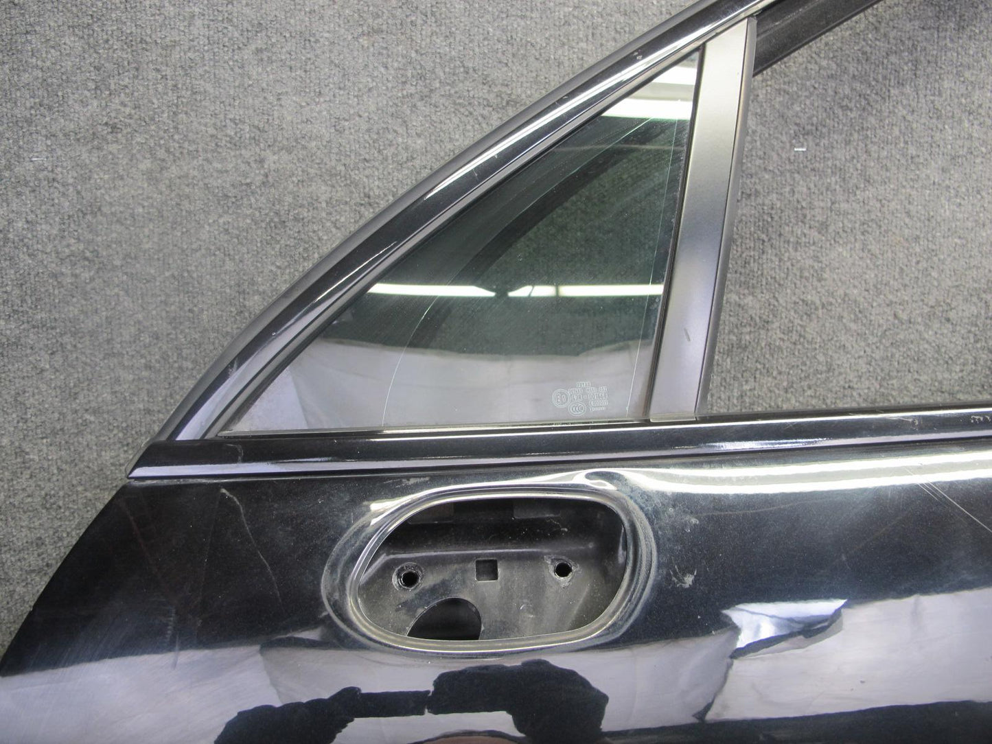 2011-2018 Porsche Cayenne 958 Front Left Side Door Shell Panel W/ Glass Black