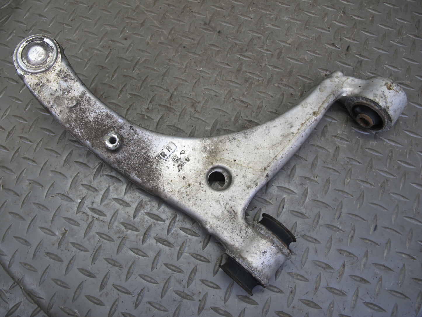 01-06 Lexus UCF30L LS430 Rear Right Suspension Upper Control Arm OEM