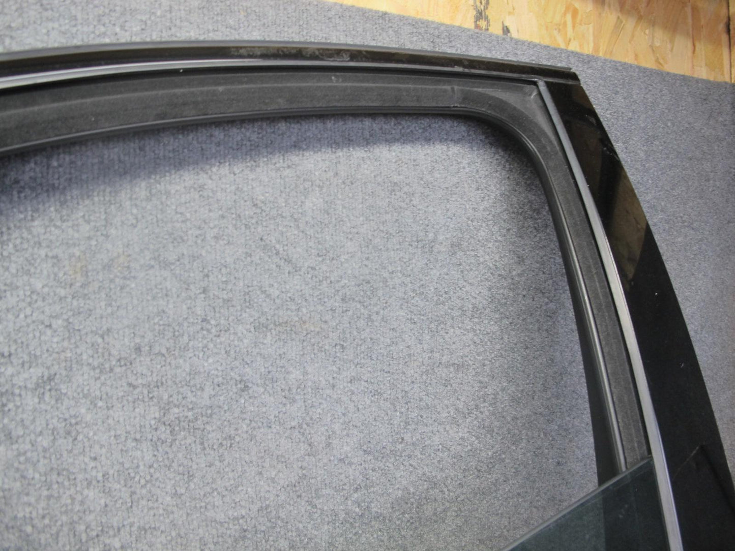 2011-2018 Porsche Cayenne 958 Front Left Side Door Shell Panel W/ Glass Black