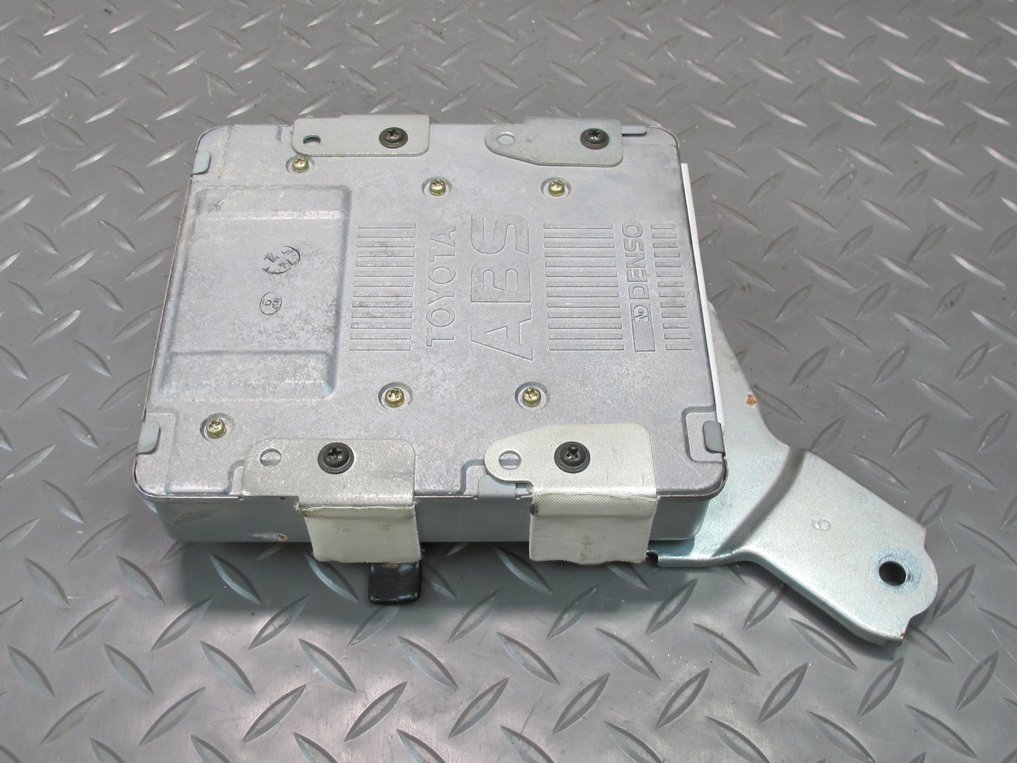 92-95 Lexus UZZ30L SC300 SC400 ABS & TRC Traction Control Module 89541-24051 OEM