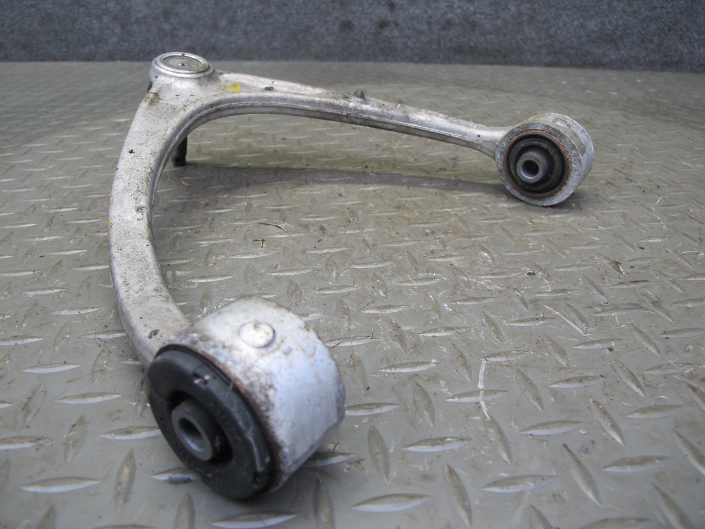 01-06 Lexus UCF30L LS430 Front Right Upper Control Arm OEM