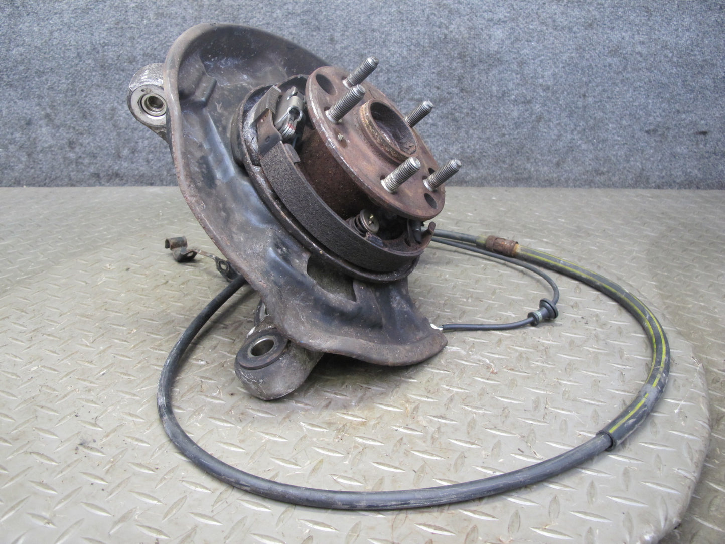 01-06 Lexus LS430 UCF30L RWD Rear Left Spindle Knuckle Wheel Hub Bearing OEM