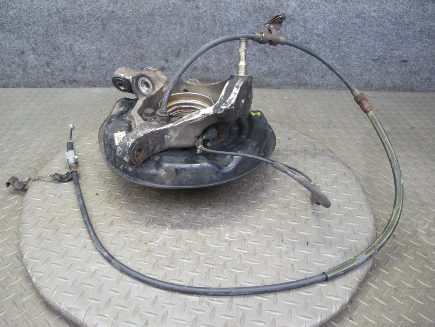 01-06 Lexus LS430 UCF30L RWD Rear Left Spindle Knuckle Wheel Hub Bearing OEM