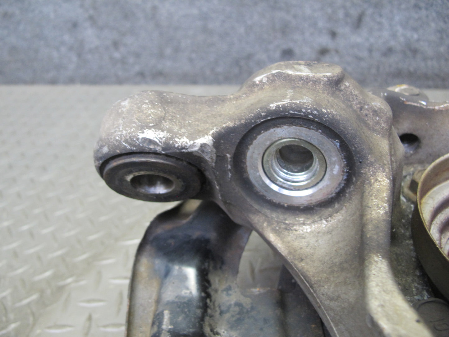 01-06 Lexus LS430 UCF30L RWD Rear Left Spindle Knuckle Wheel Hub Bearing OEM