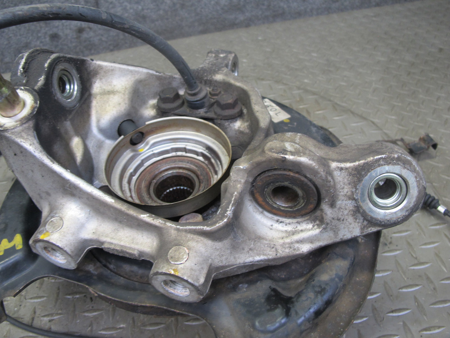 01-06 Lexus LS430 UCF30L RWD Rear Left Spindle Knuckle Wheel Hub Bearing OEM