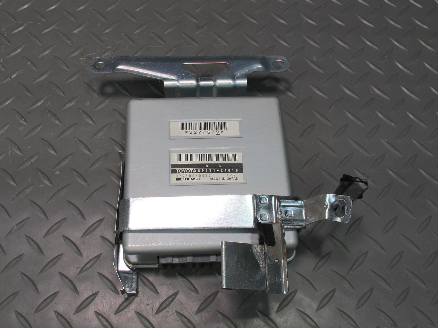 92-96 Lexus UZZ30L SC300 SC400 TRC Traction Control Module Unit 89631-24010 OEM