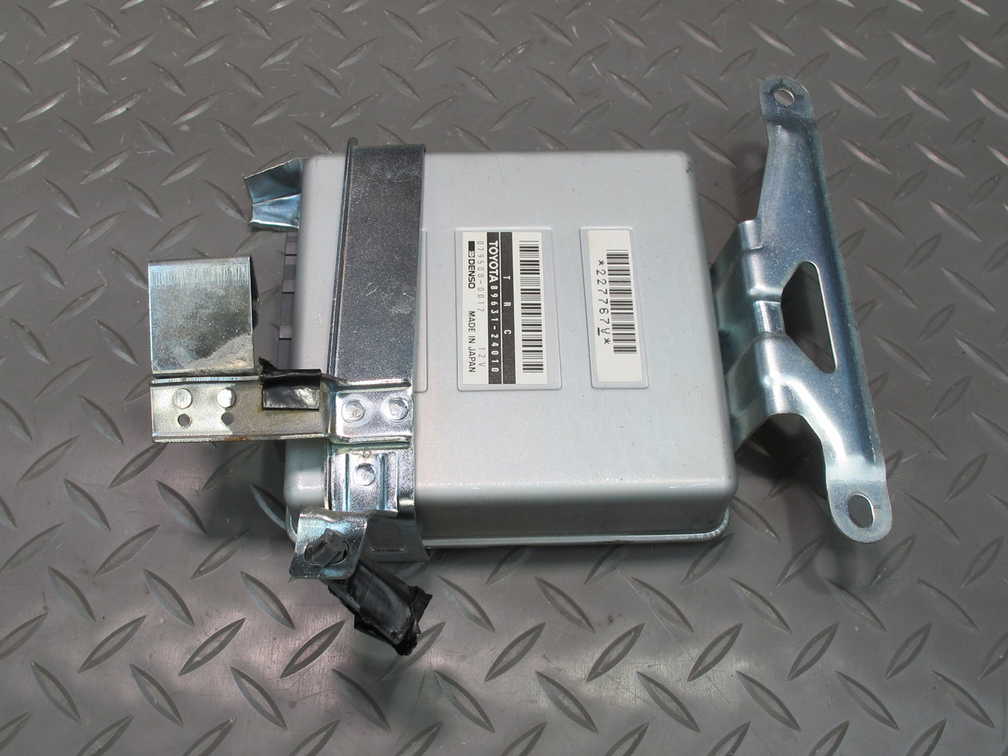 92-96 Lexus UZZ30L SC300 SC400 TRC Traction Control Module Unit 89631-24010 OEM