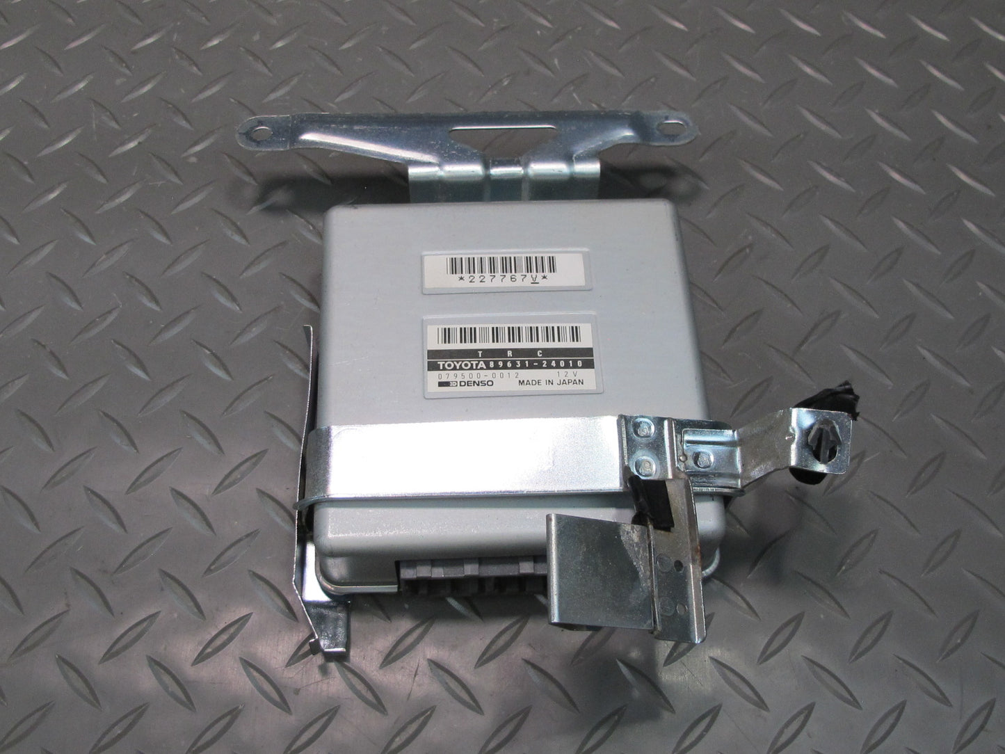 92-96 Lexus UZZ30L SC300 SC400 TRC Traction Control Module Unit 89631-24010 OEM