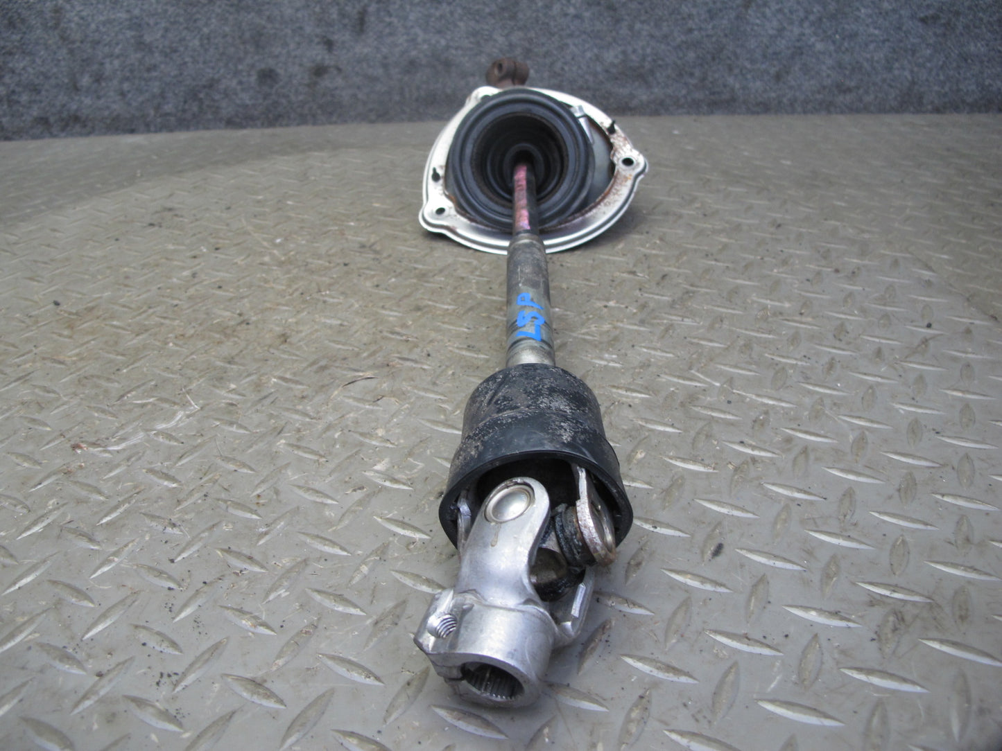 01-06 Lexus UCF30L LS430 Steering Column Lower U Joint Linkage Shaft OEM