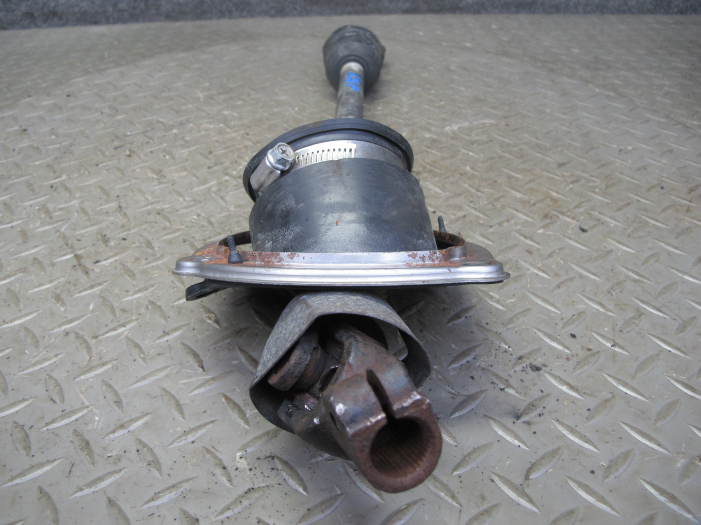 01-06 Lexus UCF30L LS430 Steering Column Lower U Joint Linkage Shaft OEM