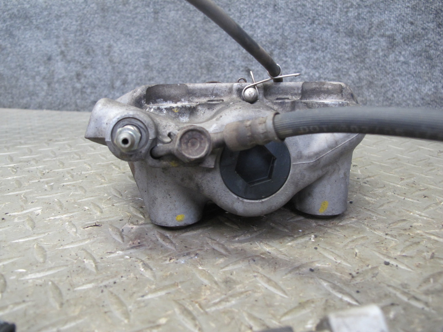 01-06 Lexus UCF30L LS430 Set of 2 Rear Left & Right Sumitomo Brake Caliper OEM