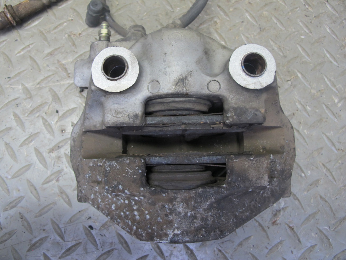 01-06 Lexus UCF30L LS430 Set of 2 Rear Left & Right Sumitomo Brake Caliper OEM