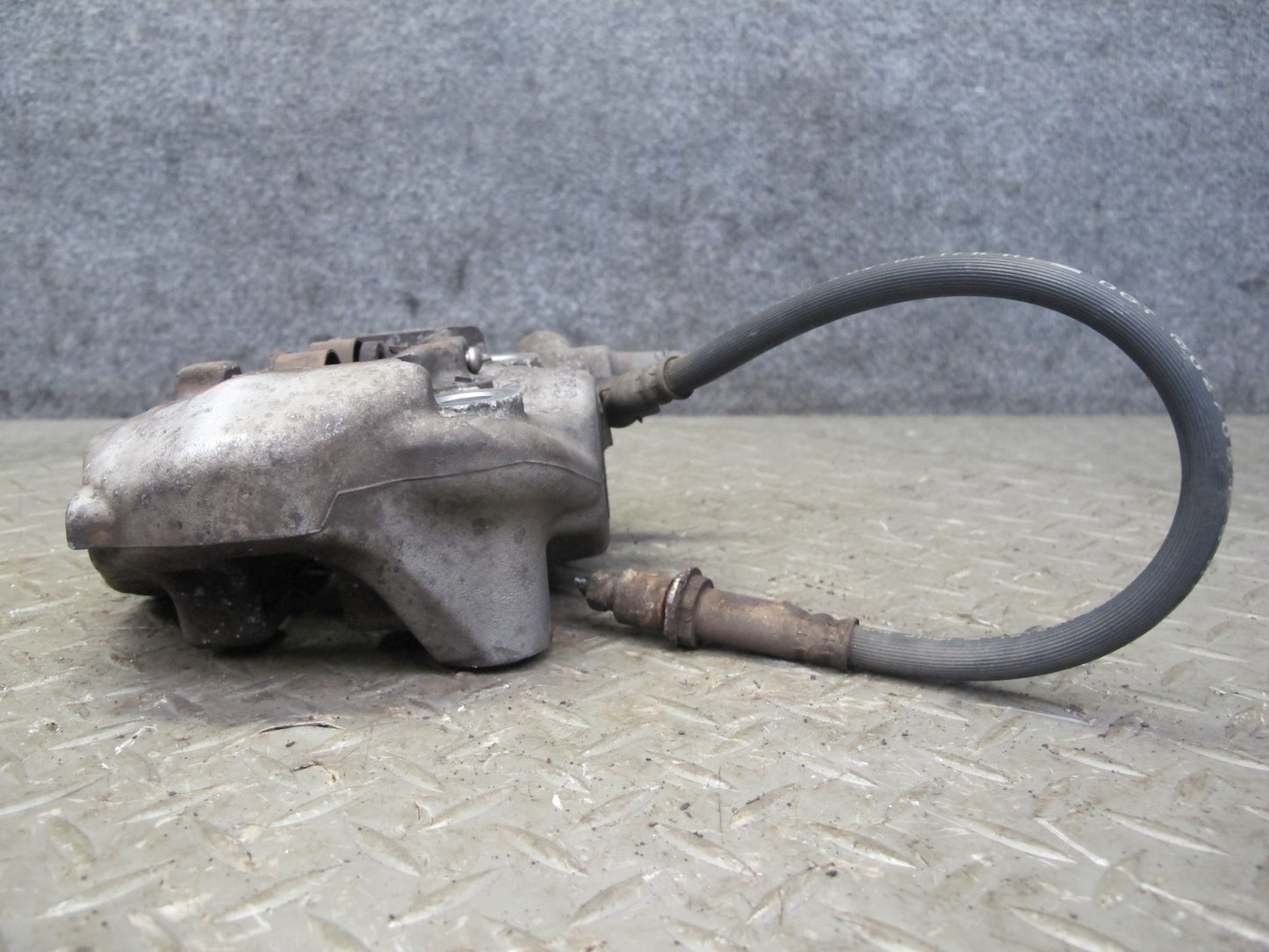 01-06 Lexus UCF30L LS430 Set of 2 Rear Left & Right Sumitomo Brake Caliper OEM