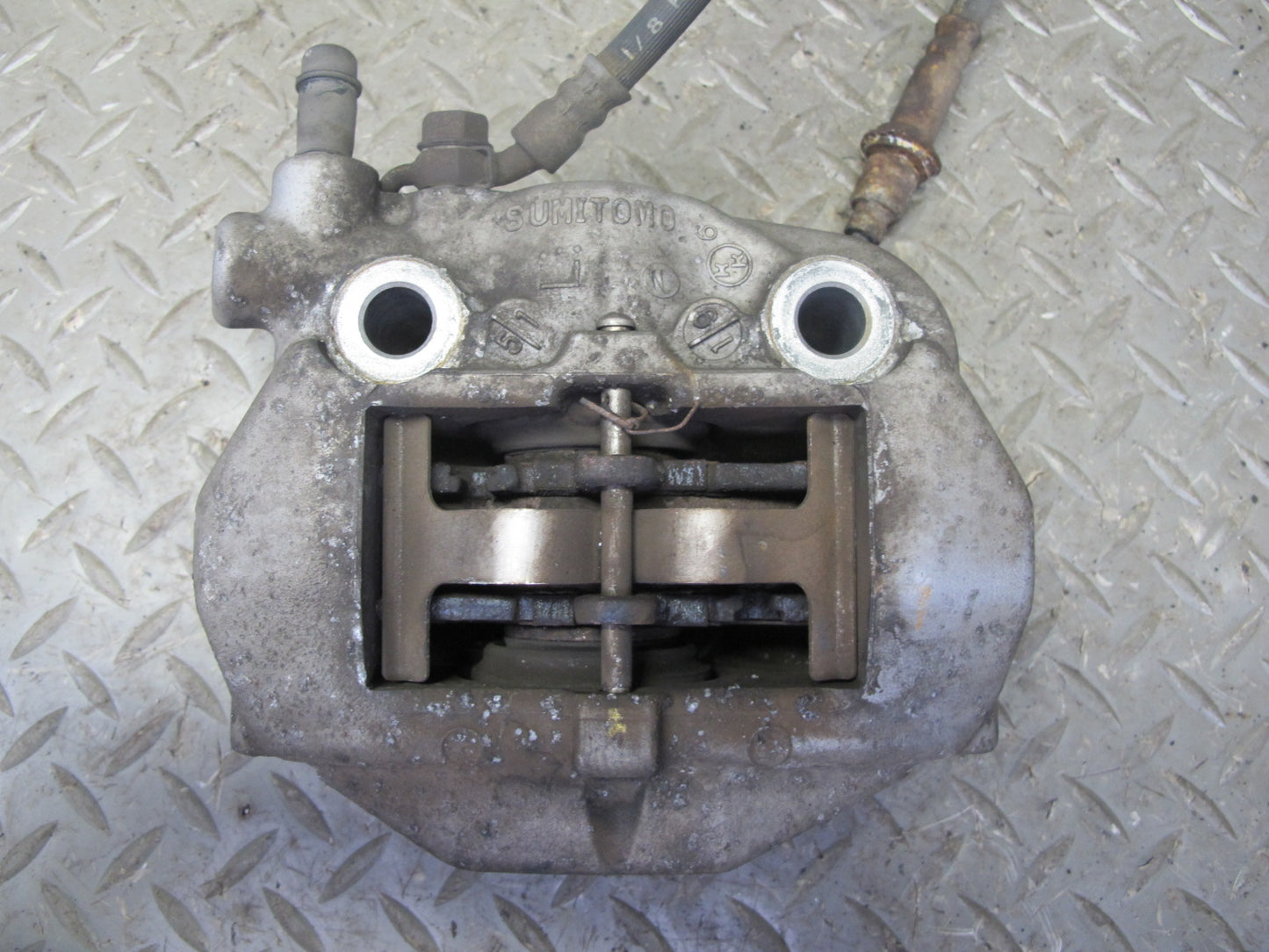 01-06 Lexus UCF30L LS430 Set of 2 Rear Left & Right Sumitomo Brake Caliper OEM