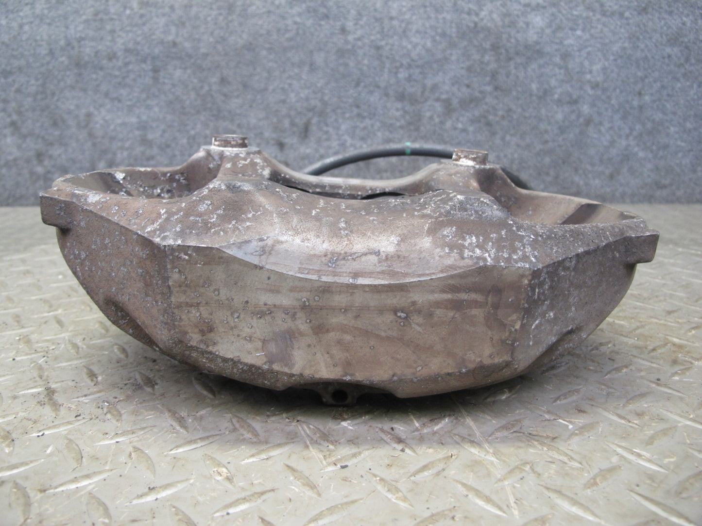 01-06 Lexus UCF30L LS430 Set of 2 Front Left & Right Sumitomo Brake Caliper OEM