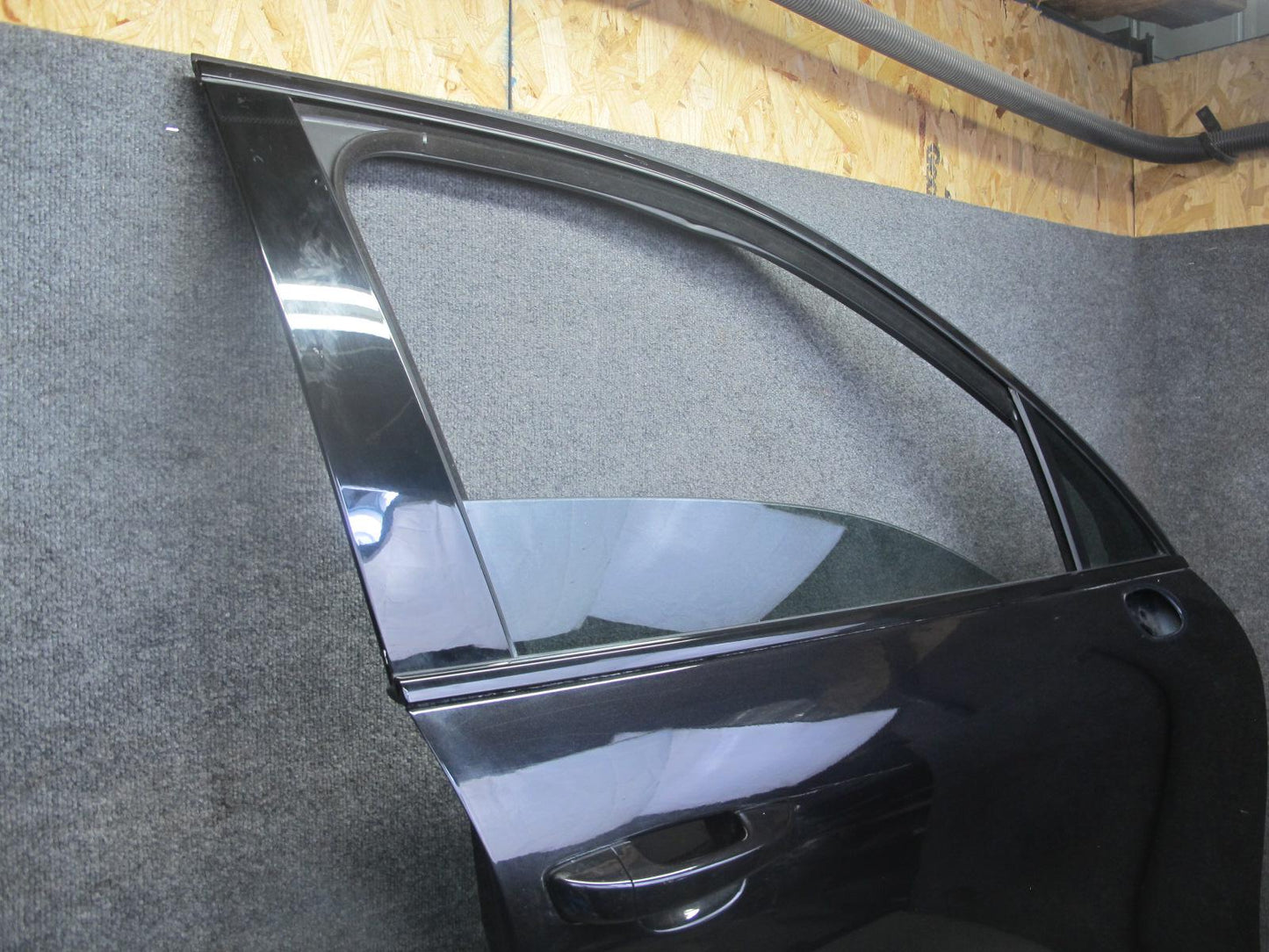 2011-2018 Porsche Cayenne 958 Front Right Side Door Shell Panel W/ Glass Black