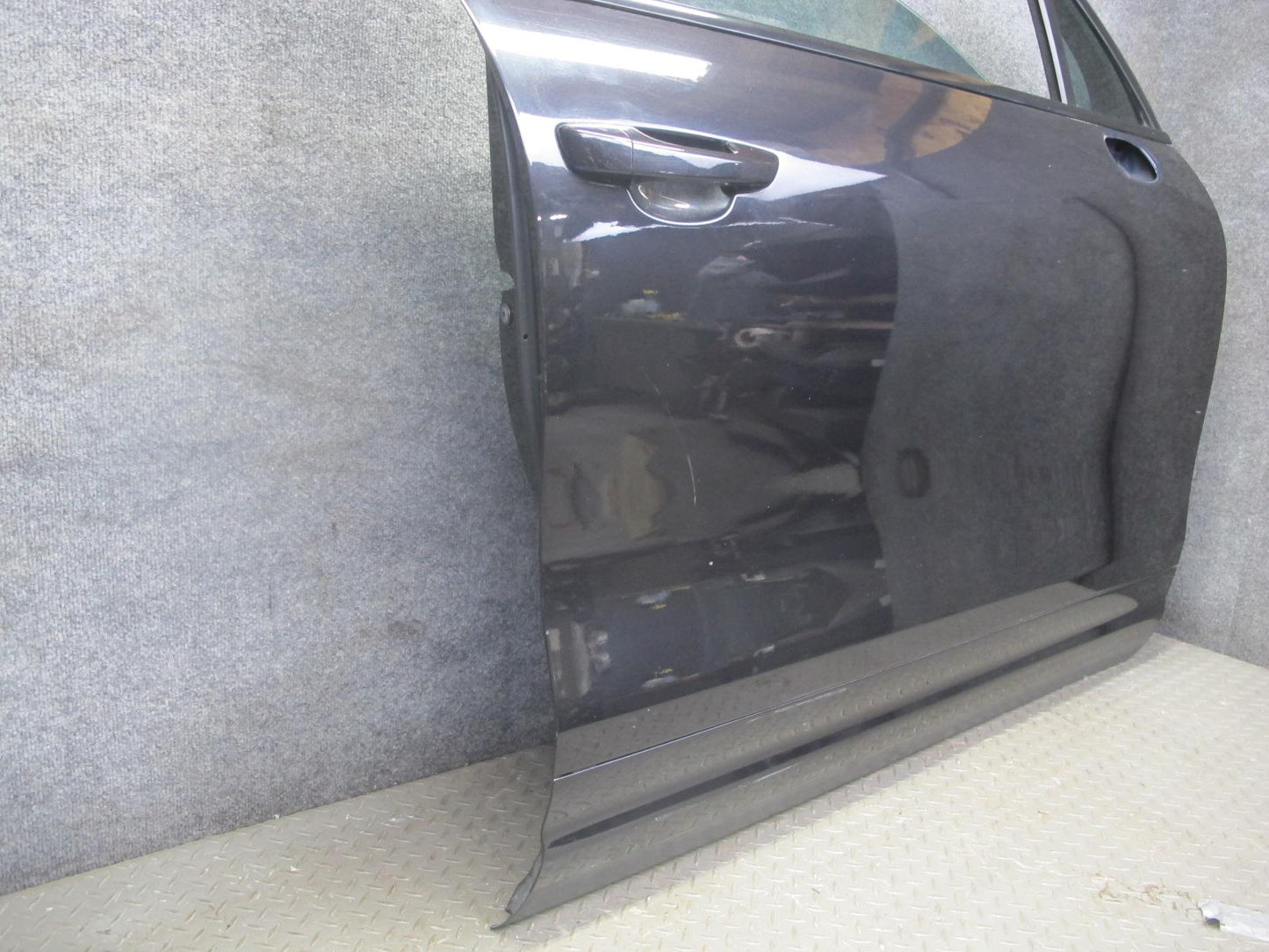 2011-2018 Porsche Cayenne 958 Front Right Side Door Shell Panel W/ Glass Black