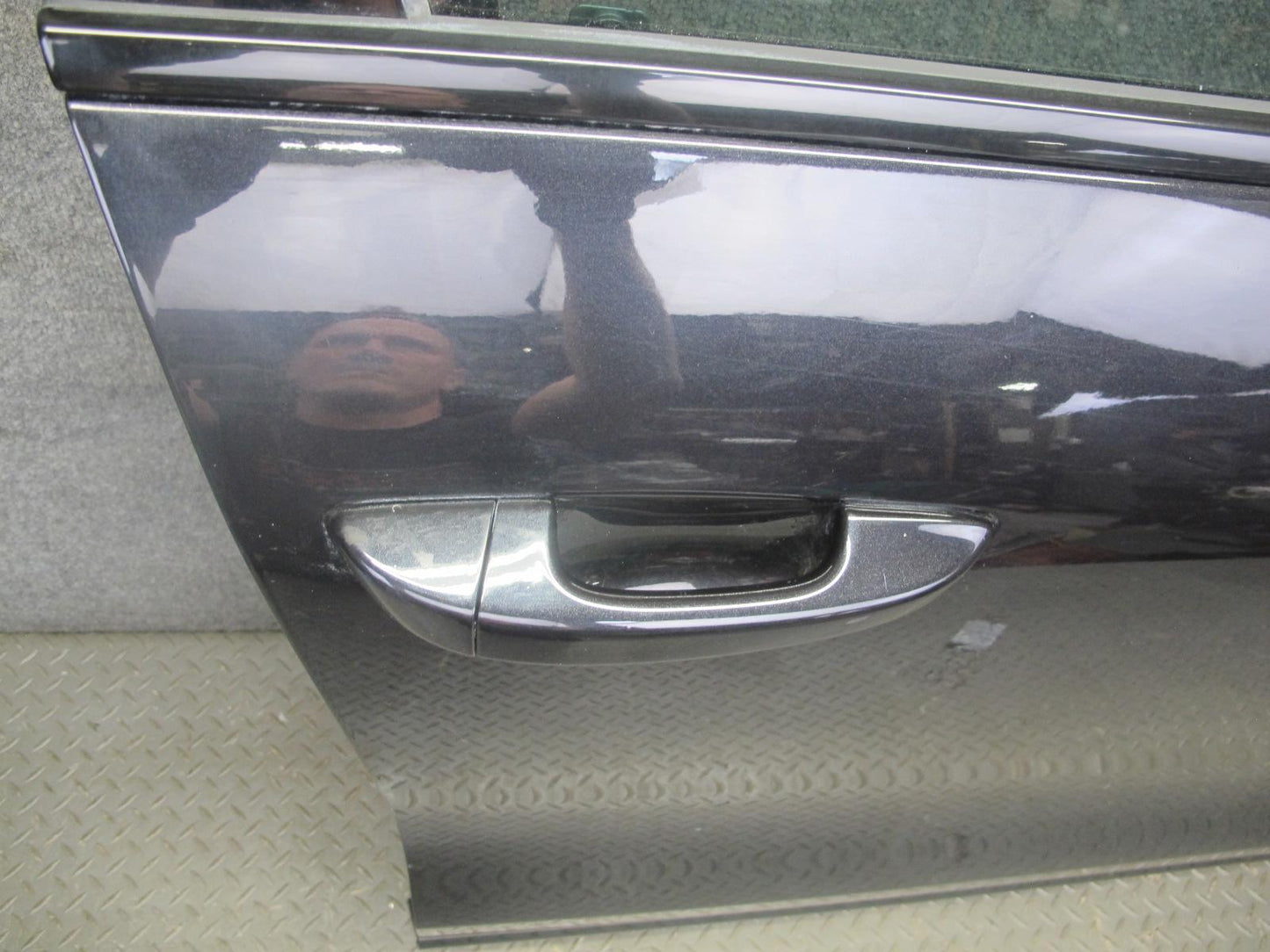 2011-2018 Porsche Cayenne 958 Front Right Side Door Shell Panel W/ Glass Black