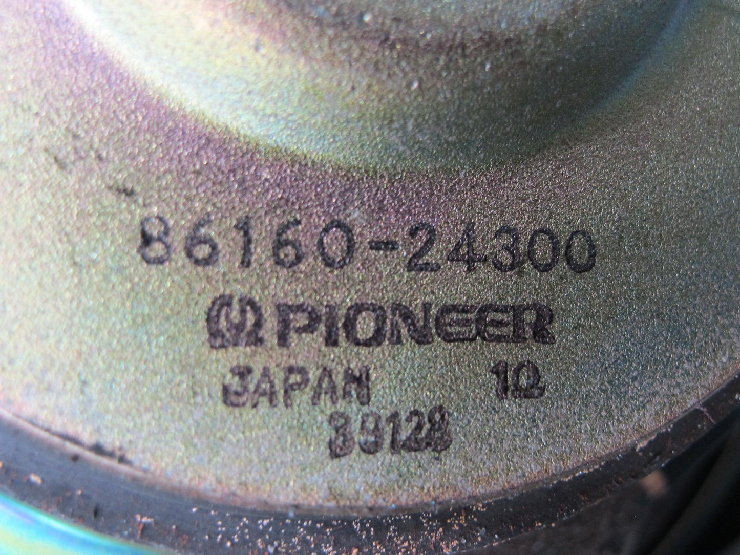 92-00 Lexus UZZ30L SC300 SC400 Rear Subwoofer Speaker Pioneer 86160-24300 OEM