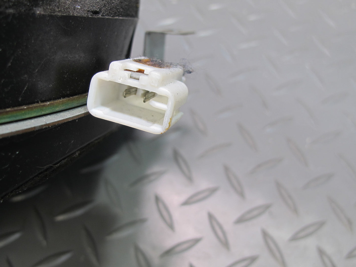 92-00 Lexus UZZ30L SC300 SC400 Rear Subwoofer Speaker Pioneer 86160-24300 OEM