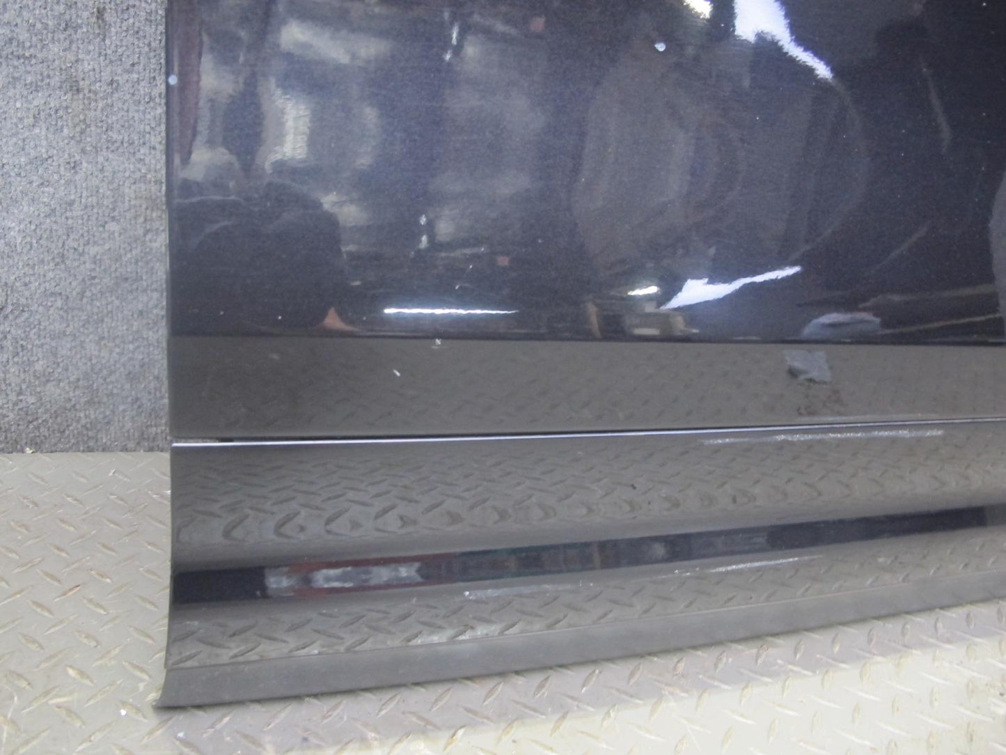 2011-2018 Porsche Cayenne 958 Front Right Side Door Shell Panel W/ Glass Black