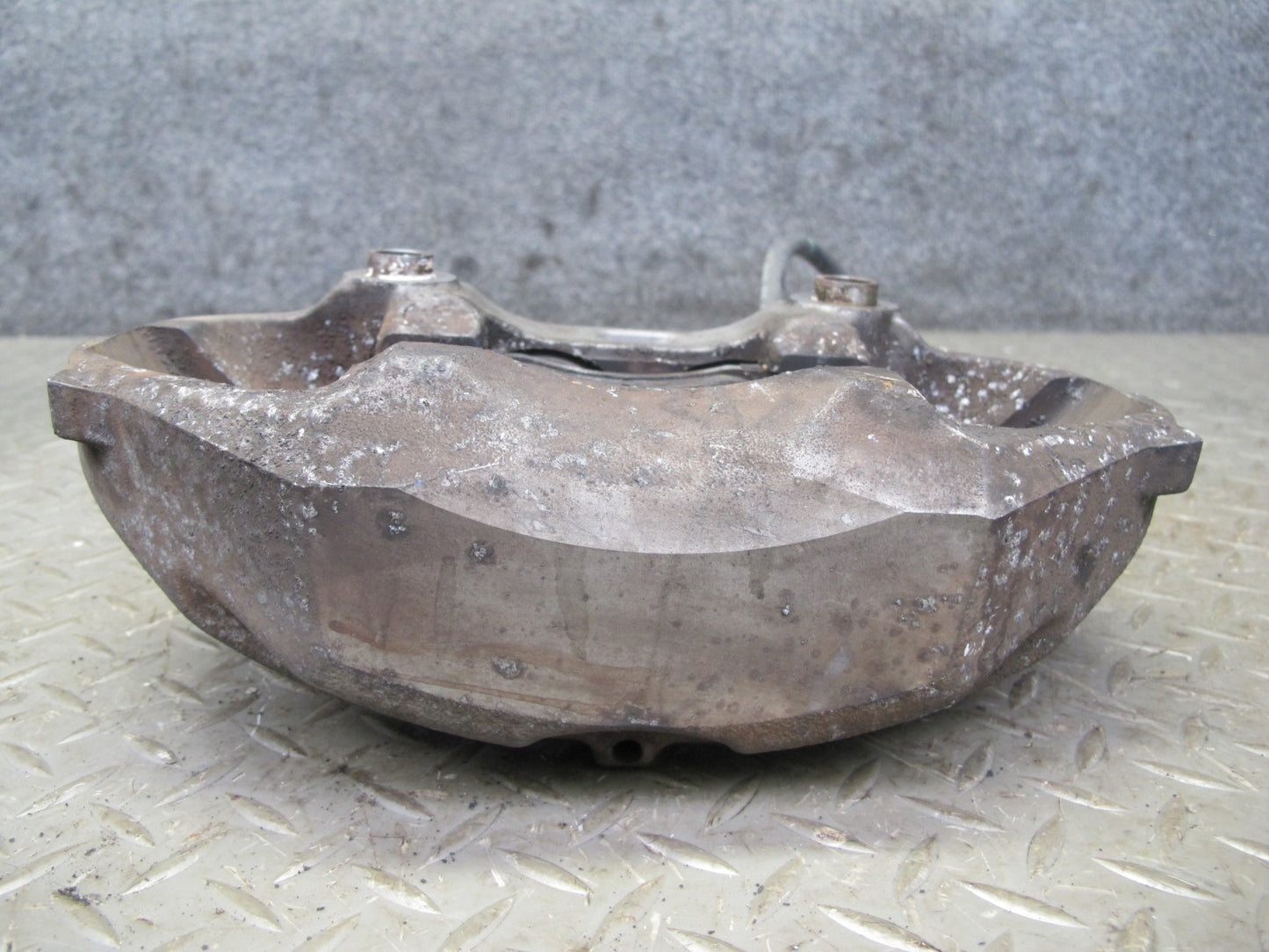 01-06 Lexus UCF30L LS430 Set of 2 Front Left & Right Sumitomo Brake Caliper OEM