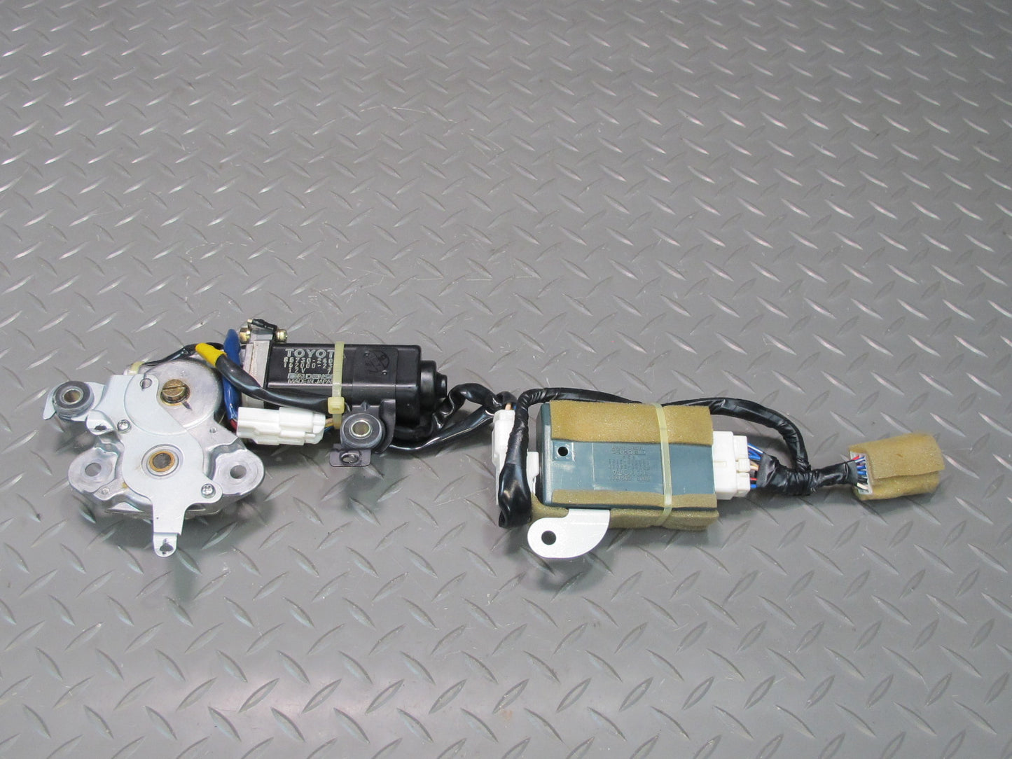 92-93 Lexus UZZ30L SC300 SC400 Sunroof Motor & Relay Control Module Set OEM