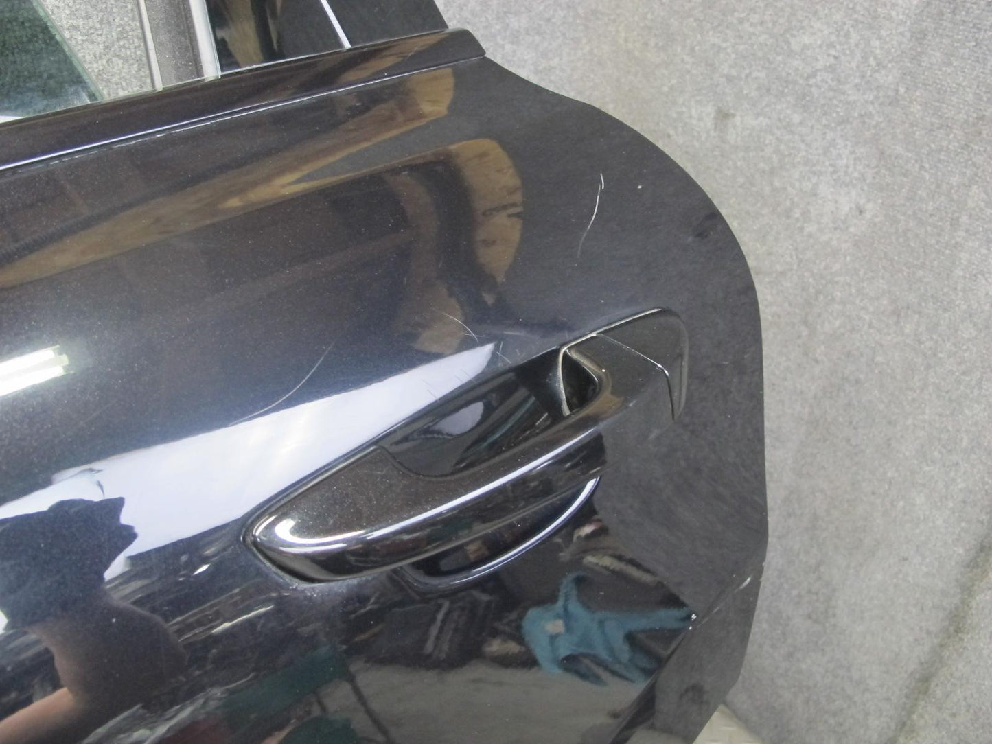 2011-2018 Porsche Cayenne 958 Rear Left Side Door Shell Panel W/ Glass Black