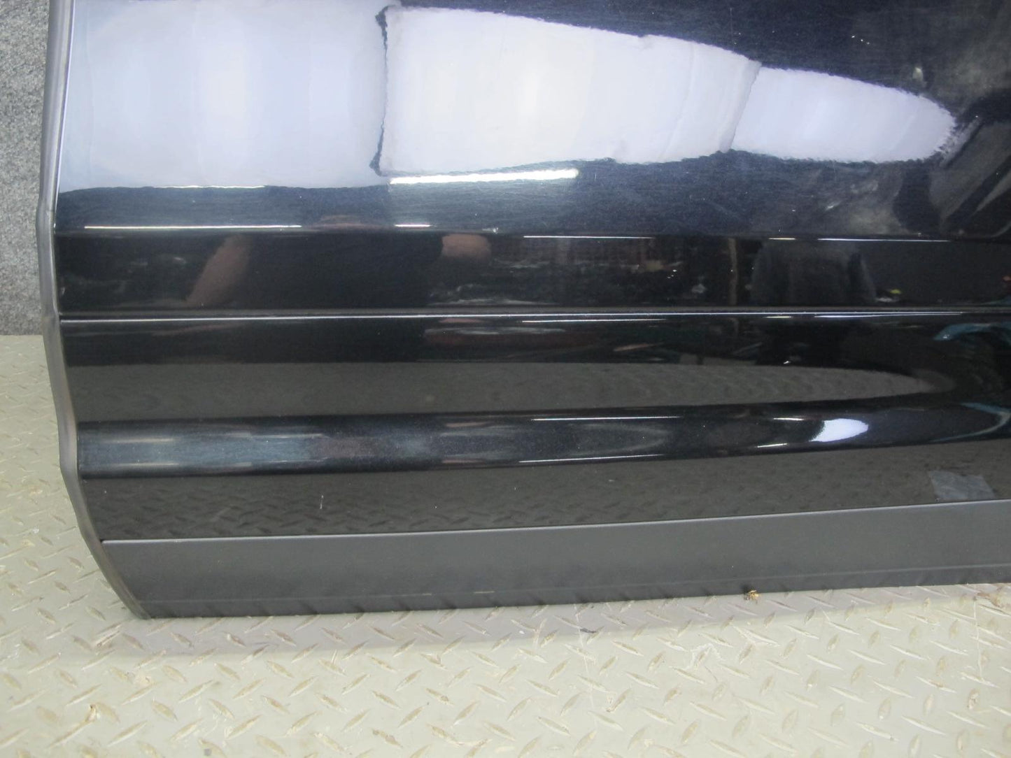 2011-2018 Porsche Cayenne 958 Rear Left Side Door Shell Panel W/ Glass Black