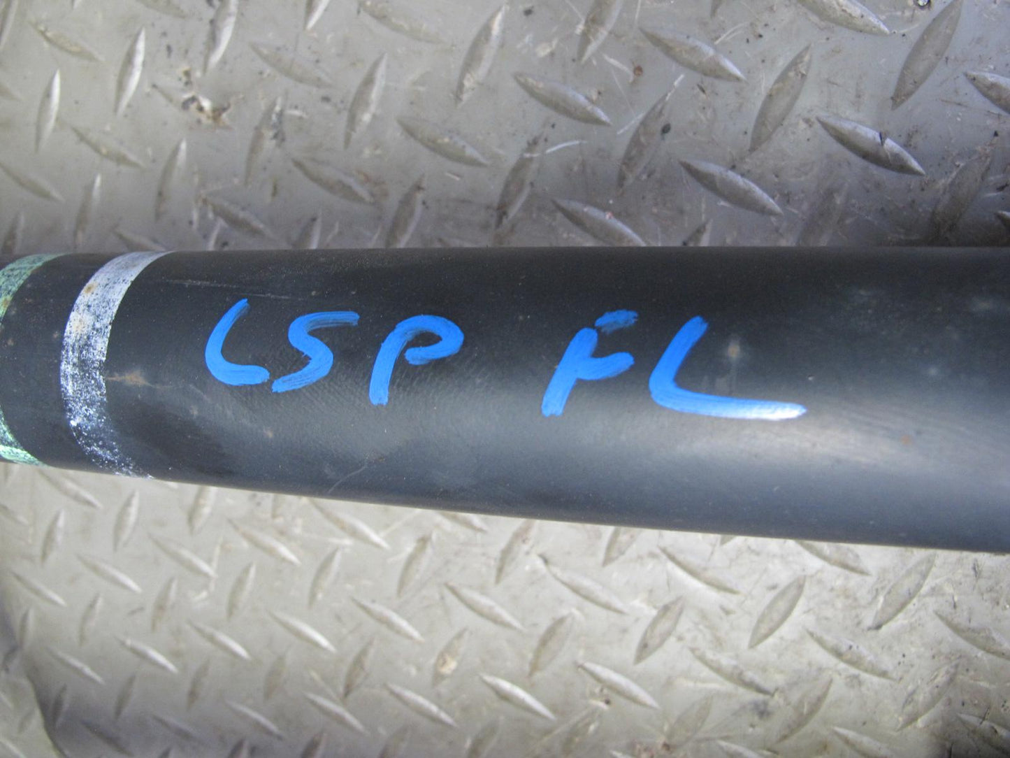 04-06 Lexus UCF30L LS430 Set of 2 Front Left & Right Strut Shock Absorber OEM