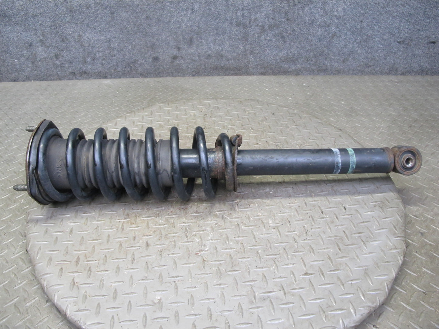 04-06 Lexus UCF30L LS430 Set of 2 Front Left & Right Strut Shock Absorber OEM