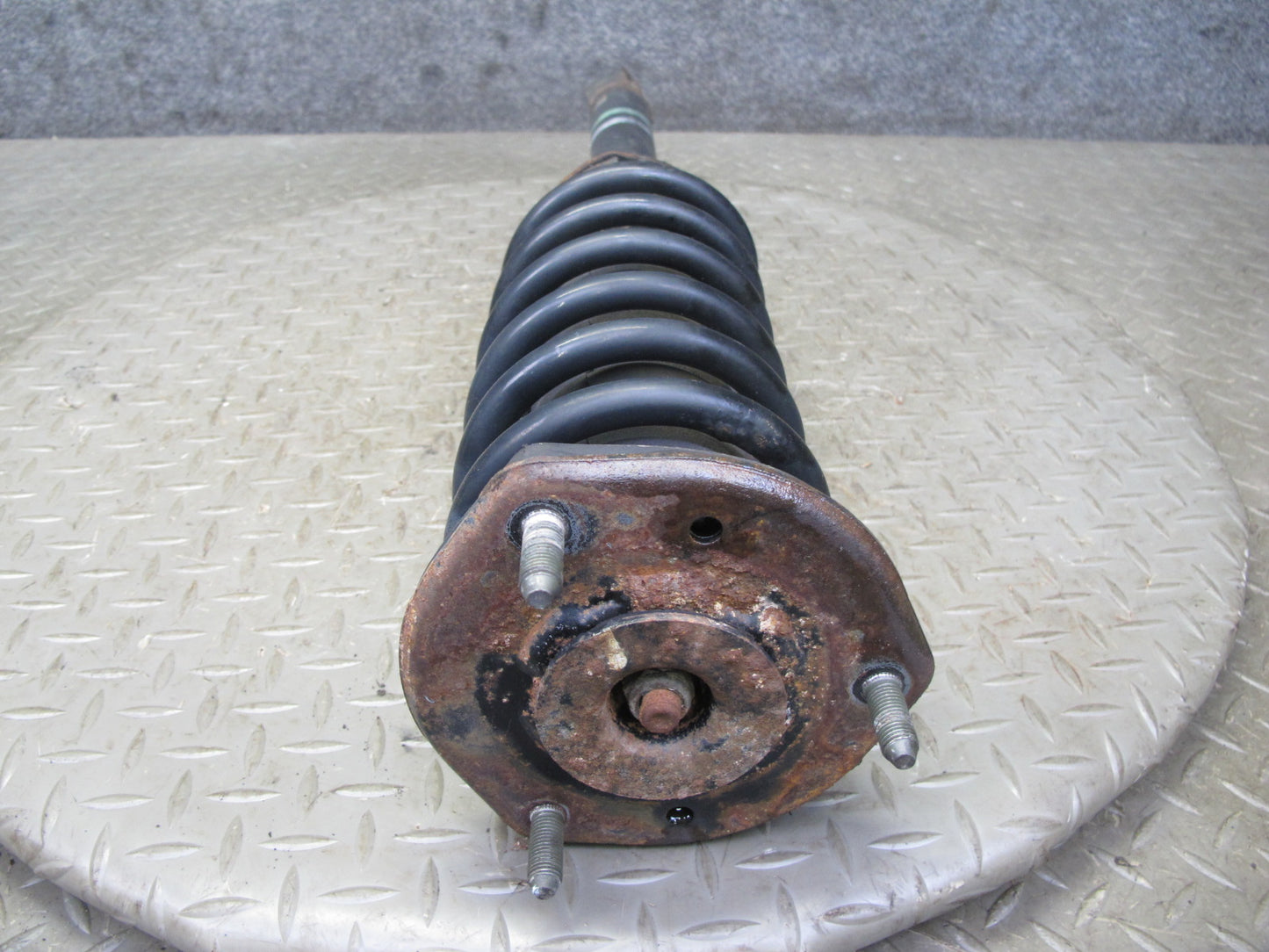 04-06 Lexus UCF30L LS430 Set of 2 Front Left & Right Strut Shock Absorber OEM