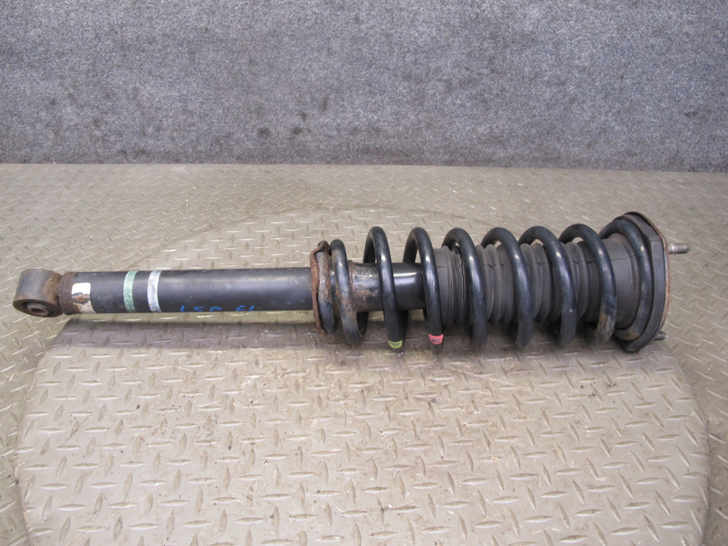 04-06 Lexus UCF30L LS430 Set of 2 Front Left & Right Strut Shock Absorber OEM