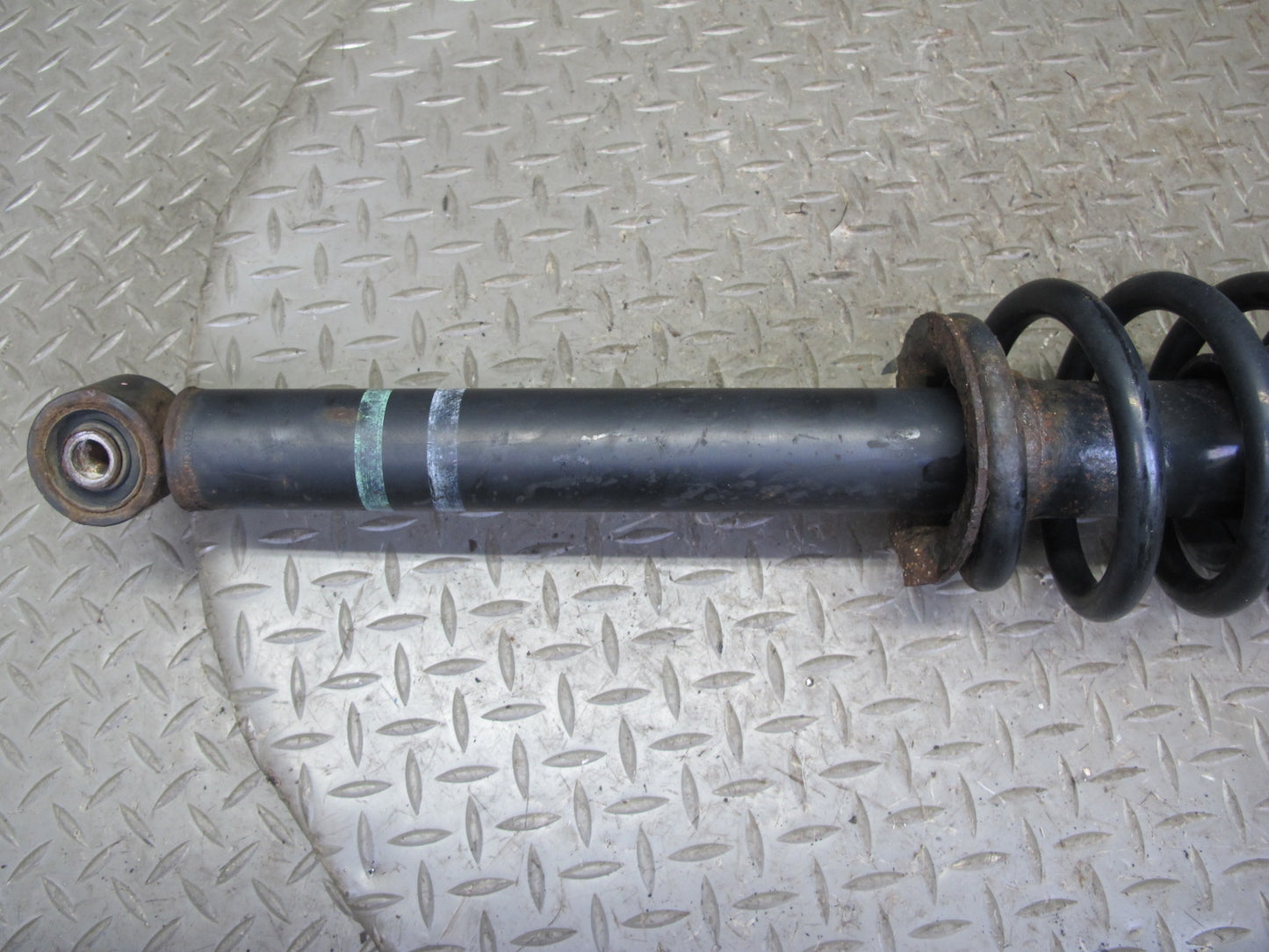 04-06 Lexus UCF30L LS430 Set of 2 Front Left & Right Strut Shock Absorber OEM