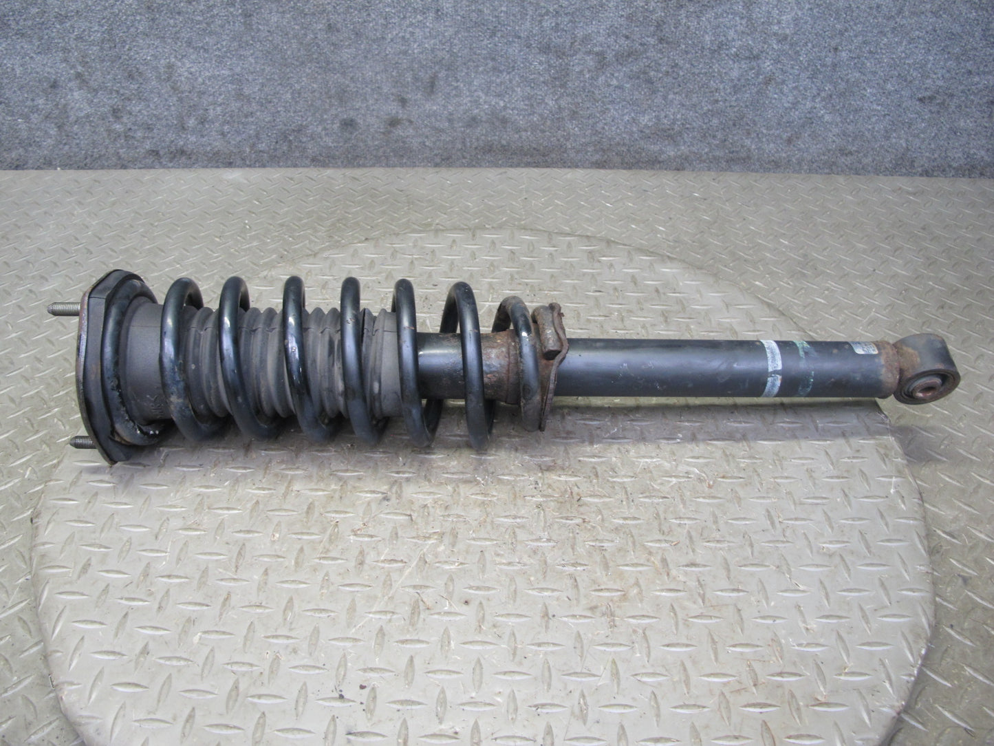 04-06 Lexus UCF30L LS430 Set of 2 Front Left & Right Strut Shock Absorber OEM