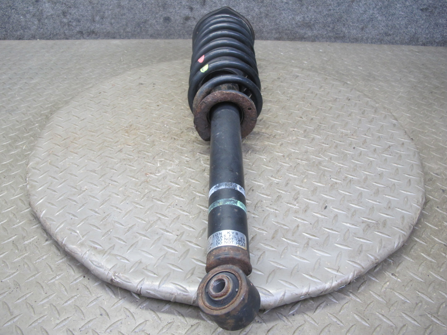 04-06 Lexus UCF30L LS430 Set of 2 Front Left & Right Strut Shock Absorber OEM