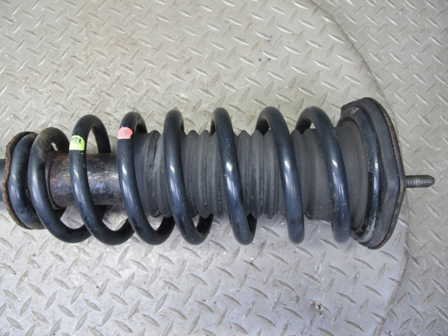 04-06 Lexus UCF30L LS430 Set of 2 Front Left & Right Strut Shock Absorber OEM