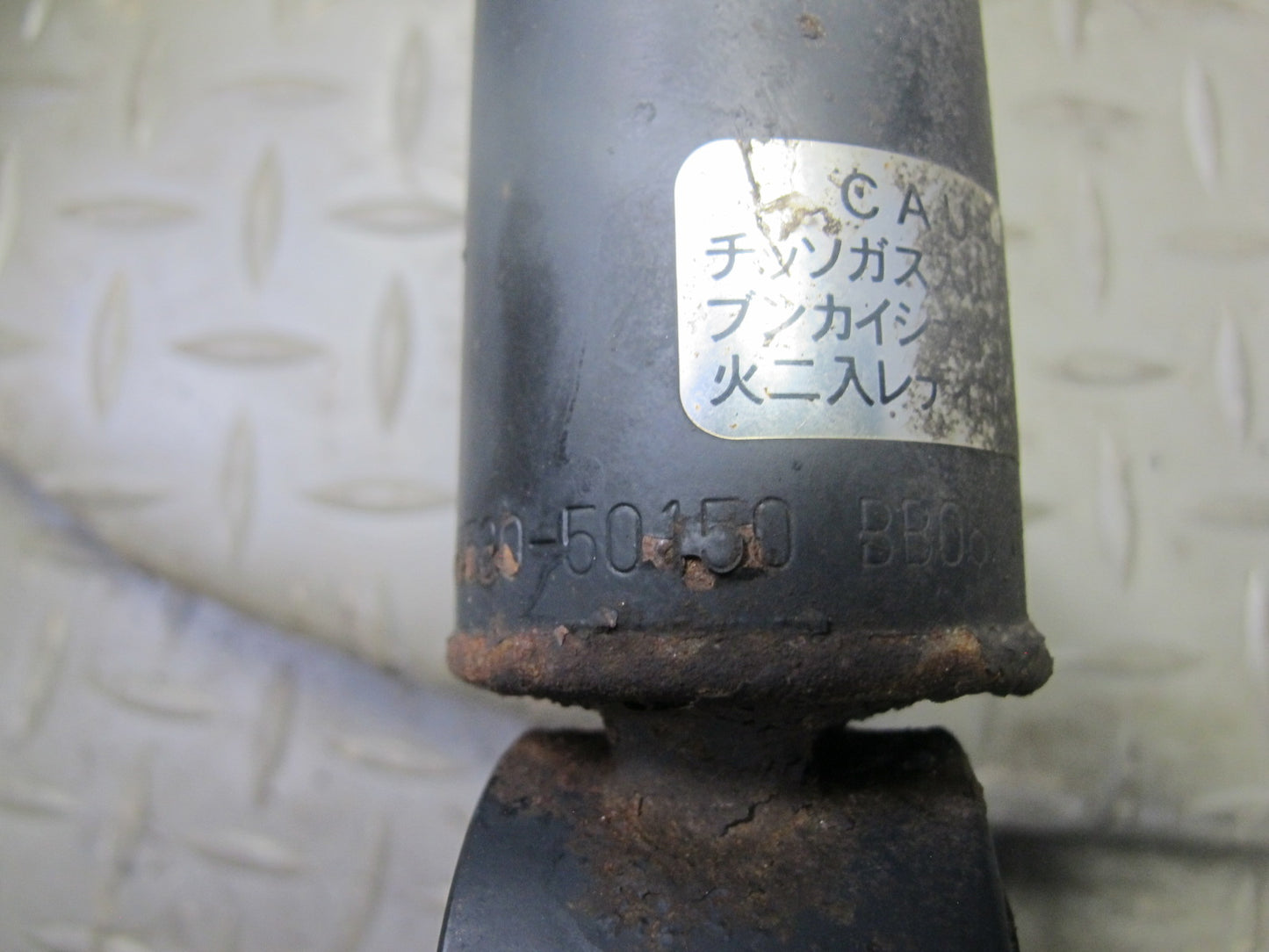 98-00 Lexus UCF20L LS400 Rear Right Strut Shock Absorber OEM