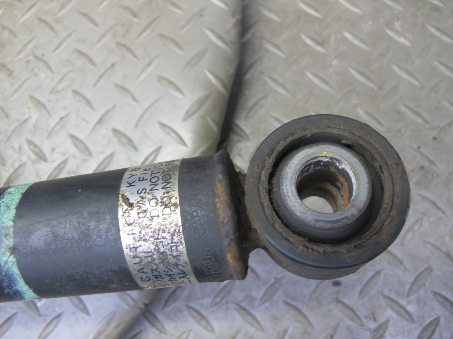 98-00 Lexus UCF20L LS400 Rear Right Strut Shock Absorber OEM