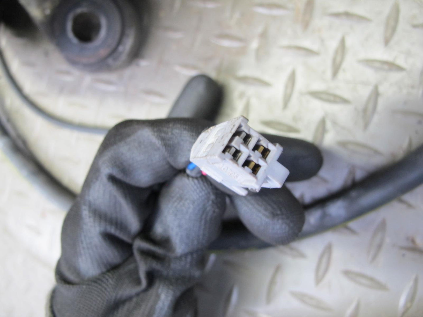 01-06 Lexus LS430 UCF30L RWD Rear Right Spindle Knuckle Wheel Hub Bearing OEM