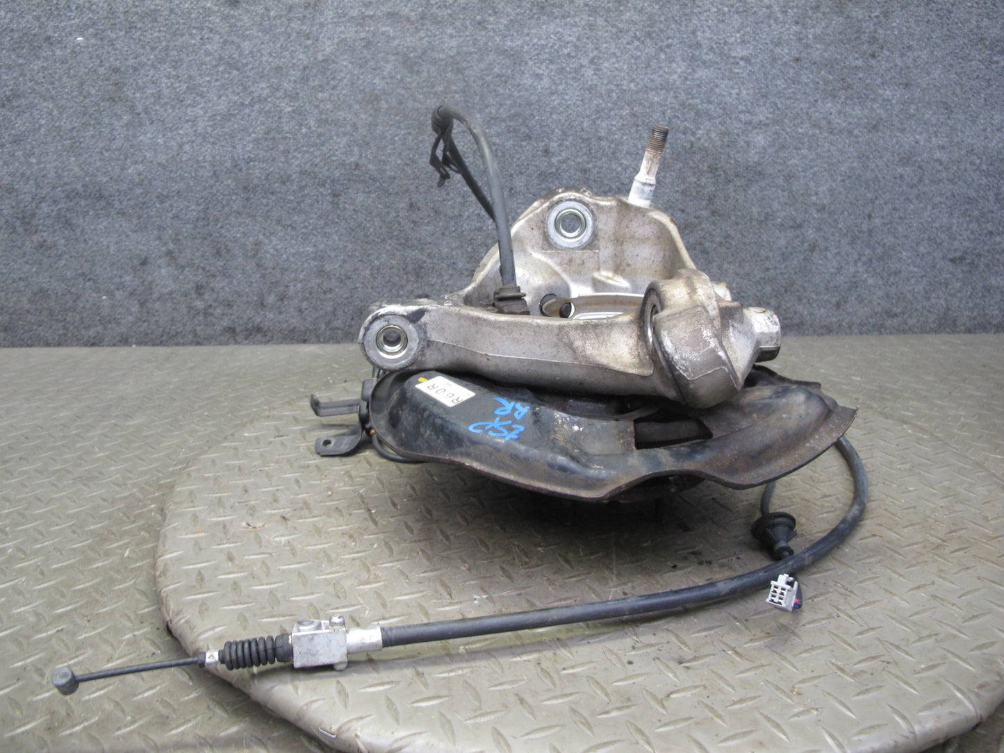 01-06 Lexus LS430 UCF30L RWD Rear Right Spindle Knuckle Wheel Hub Bearing OEM