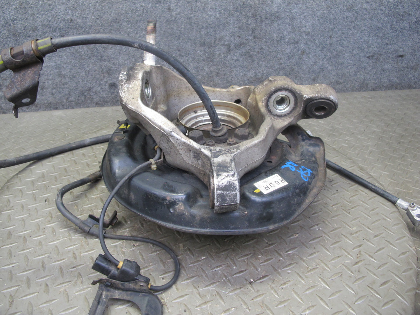 01-06 Lexus LS430 UCF30L RWD Rear Right Spindle Knuckle Wheel Hub Bearing OEM