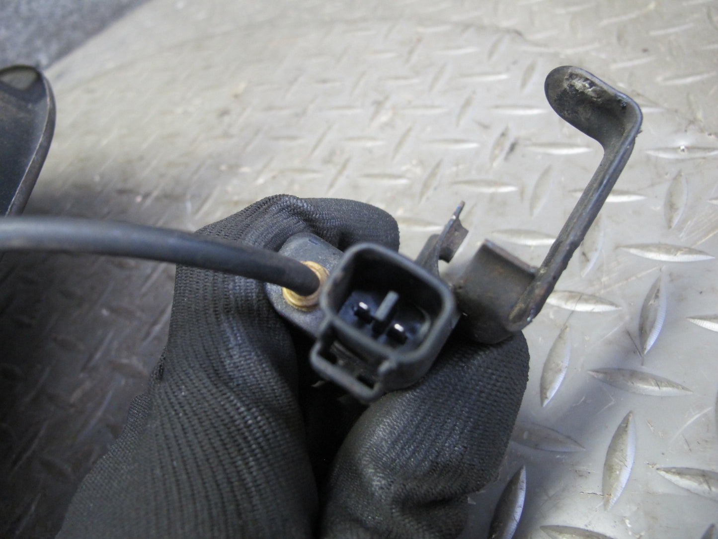 01-06 Lexus LS430 UCF30L RWD Rear Right Spindle Knuckle Wheel Hub Bearing OEM