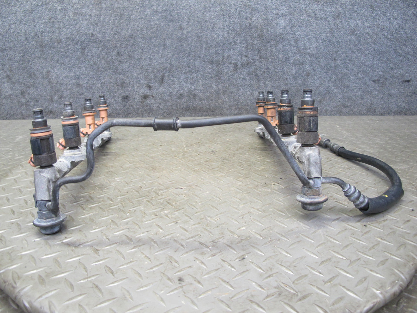 98-00 Lexus UZZ30L SC400 1UZFE Fuel Rail w Injector Set Assembly OEM