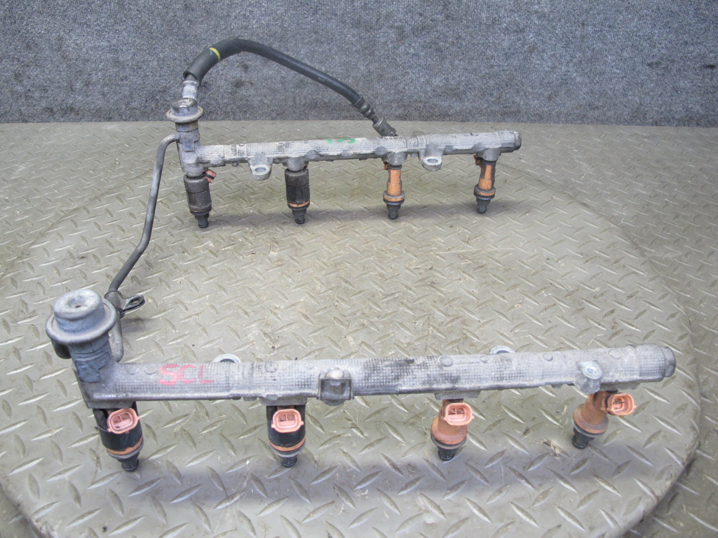 98-00 Lexus UZZ30L SC400 1UZFE Fuel Rail w Injector Set Assembly OEM