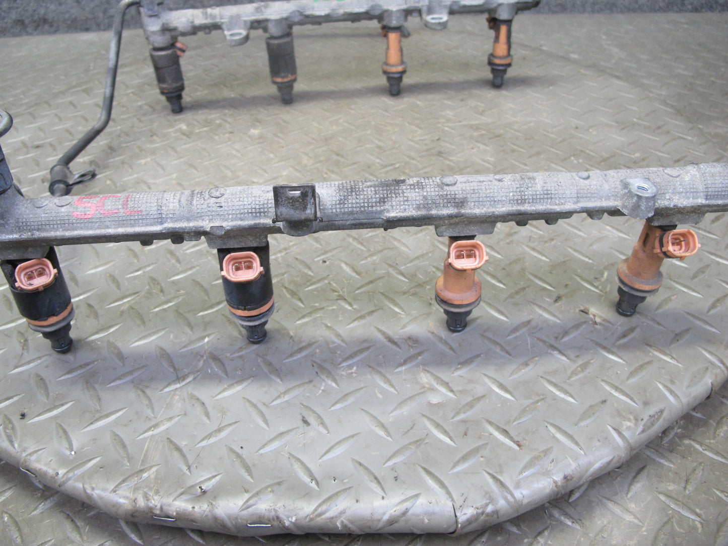 98-00 Lexus UZZ30L SC400 1UZFE Fuel Rail w Injector Set Assembly OEM