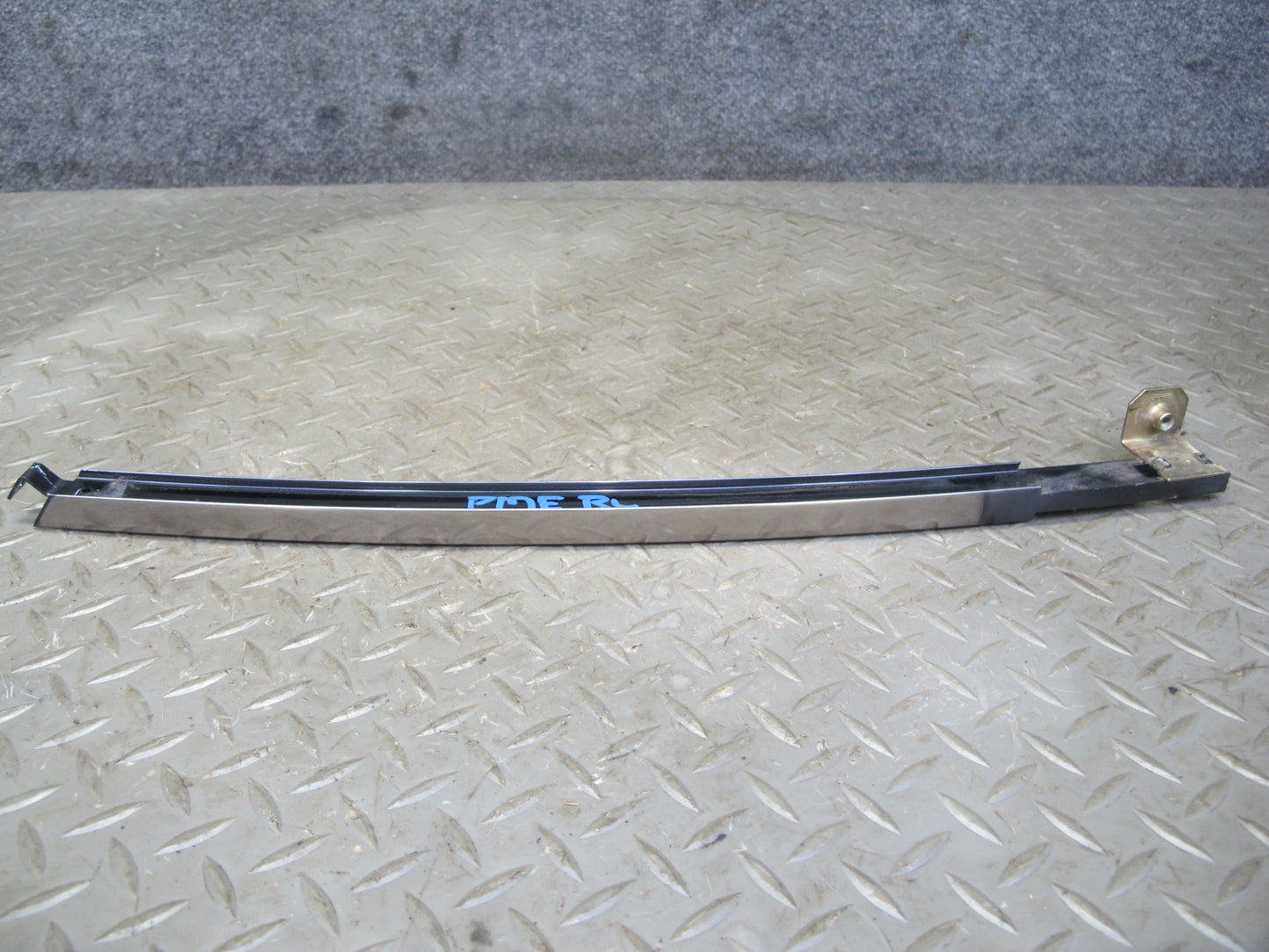 93-95 Mercedes W124 300D Sedan Rear Left & Right Door Window Guide Rail Set OEM