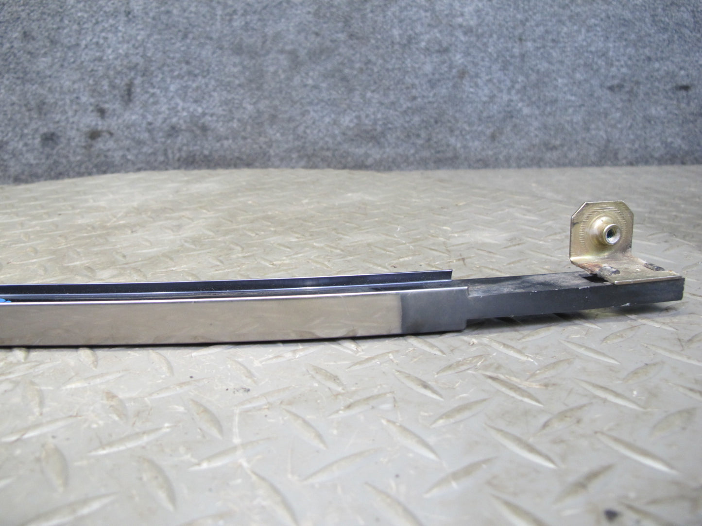 93-95 Mercedes W124 300D Sedan Rear Left & Right Door Window Guide Rail Set OEM