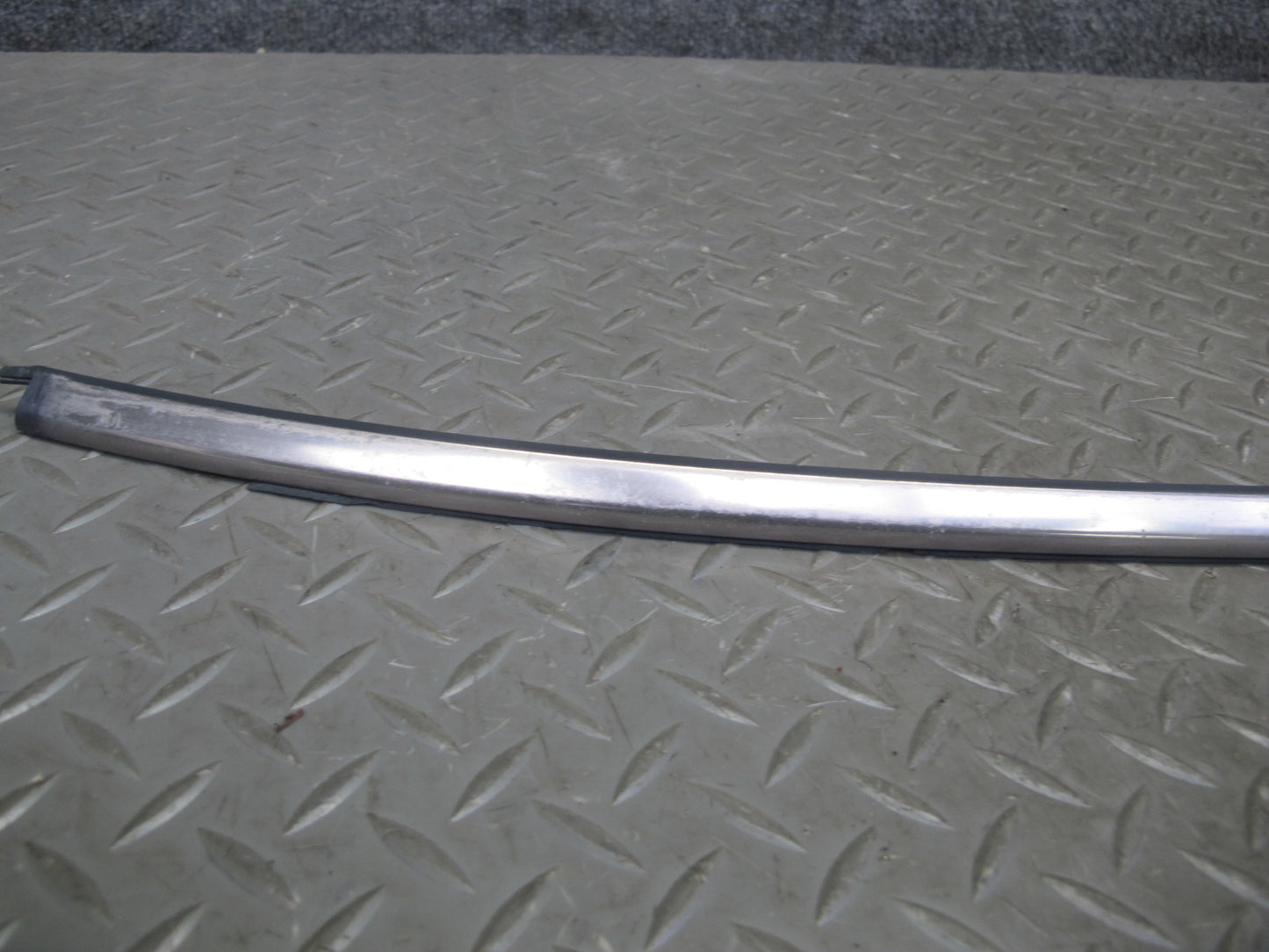 94-95 Mercedes W124 300D Sedan Front Windshield Glass Molding Trim Silver OEM